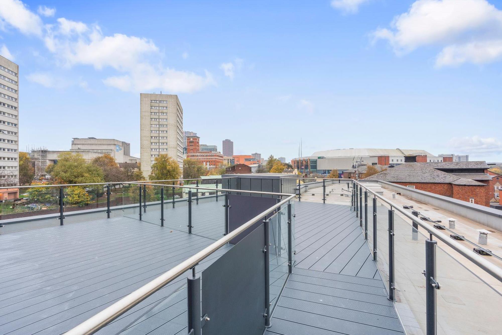 Apartment The Signature Suite- Centre, Canal View, Pool Table, Netflix Sleeps 7 Birmingham