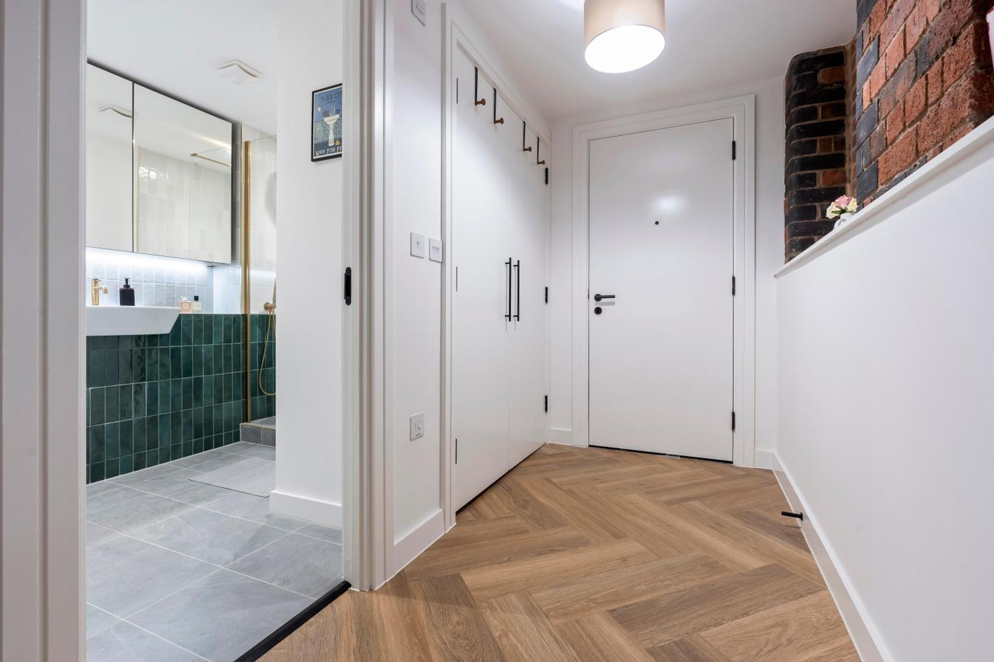 The Signature Suite- Centre, Canal View, Pool Table, Netflix Sleeps 7