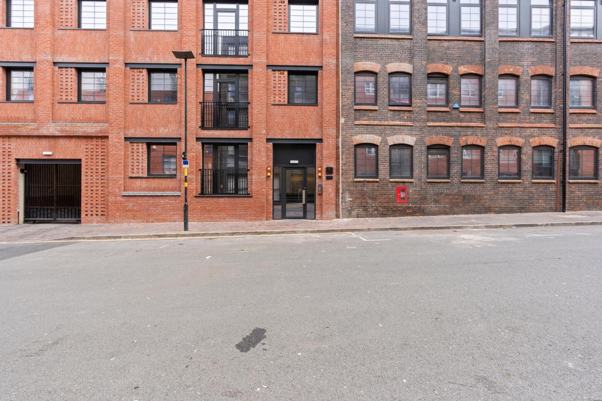 The Signature Suite- Centre, Canal View, Pool Table, Netflix Sleeps 7